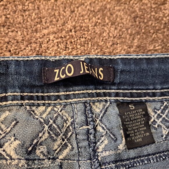 Zco Denim Jean Capris With Embroidered Flap Pockets&Rhinestone Embellishments - Picture 5 of 8